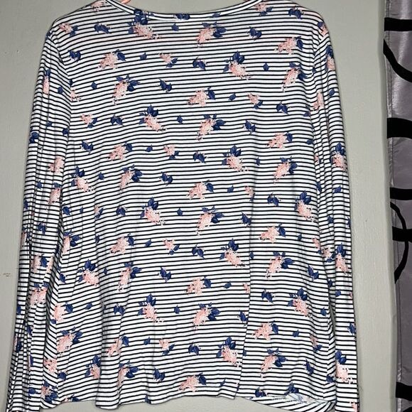 Maison Jules striped floral, long sleeve twist front top size medium - Picture 9 of 12